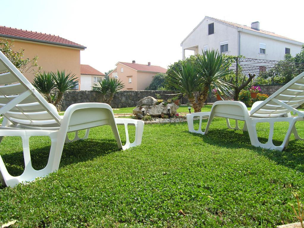 Apartmani Dolencic Krk Town Exterior foto